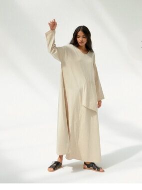 CORDERA
SOFT COTTON POCKET DRESS - TAUPE
$300 contemporary boho spring resort
